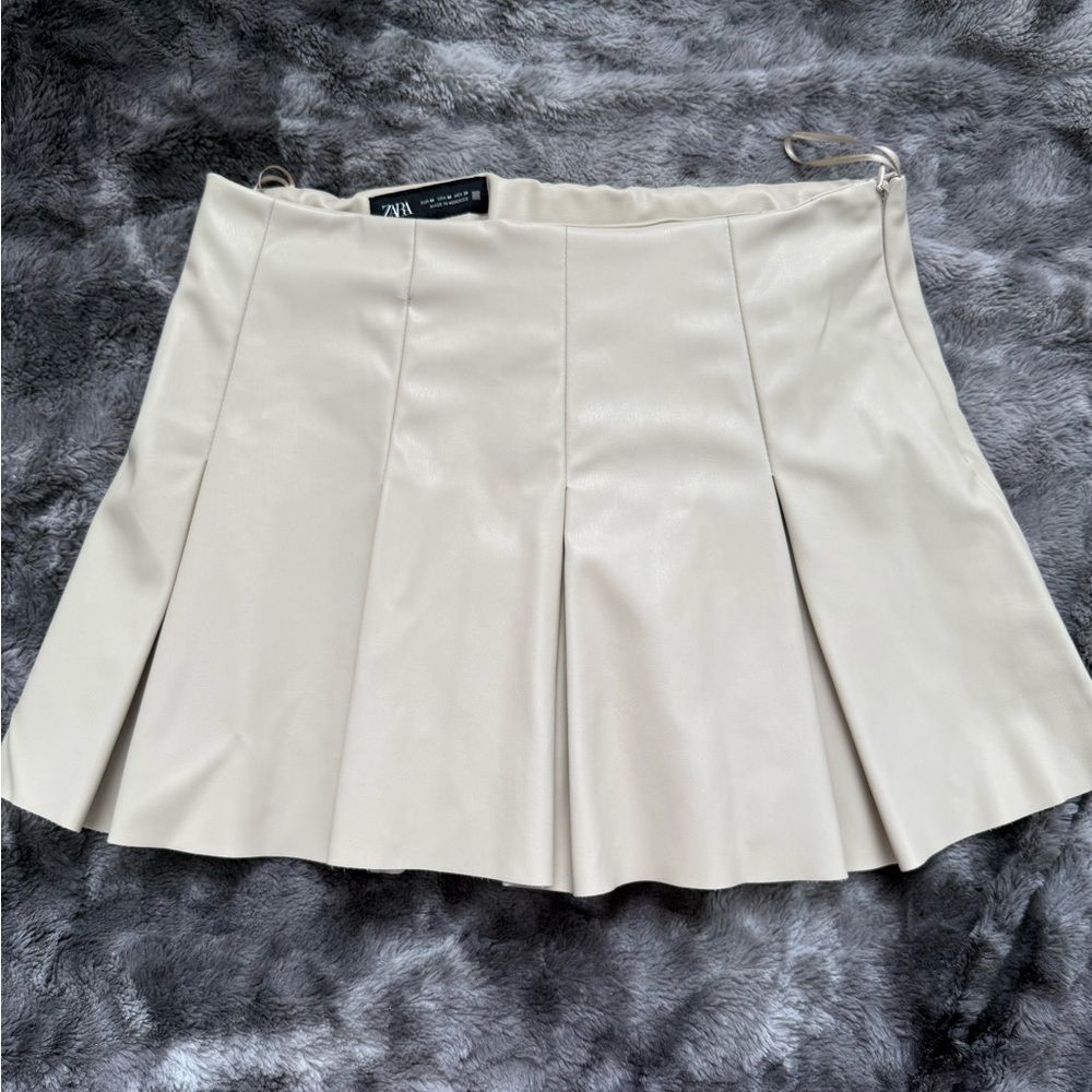 Zara Cream Leather Pleated Women's Skirt - Medium